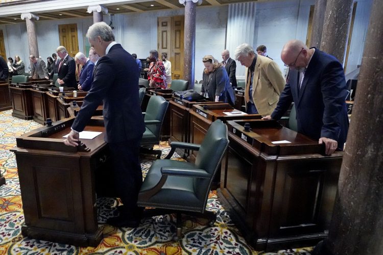 Tennessee governor’s aide warned new COVID law was illegal
